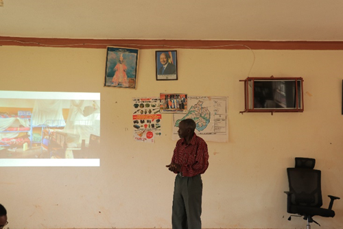 One of the study participants presenting a photo that he took during the study. 